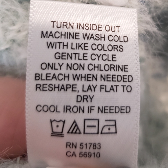 Maurices Fuzzy Sweater Pullover Sweater Soft Stretch Size Medium Brand N… - Picture 13 of 13